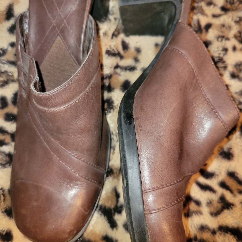 Clogs - Picture 3 of 4